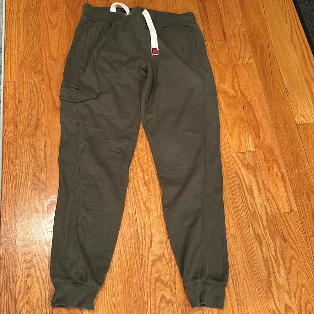 Legacy Edition Jogger, Sweat Pants Olive color  Size Large